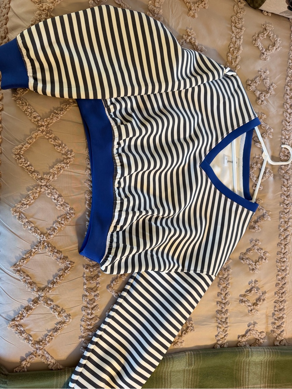 Striped Scoop Neck Sweater in Navy and White